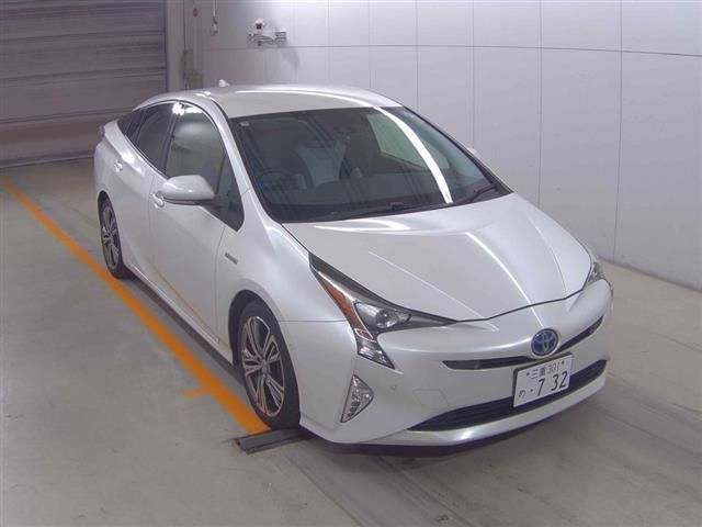 2017 Toyota Prius Sセーフティプラス Japan auction vehicle