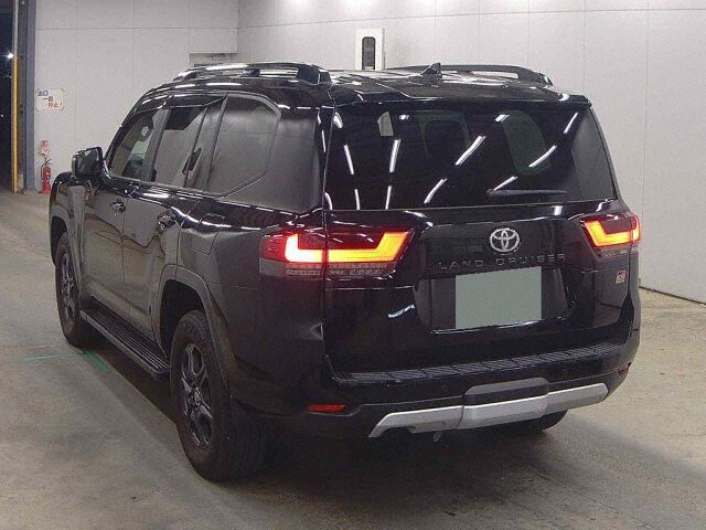 2021 Toyota Land Cruiser GR Sport 4WD auction photo 2
