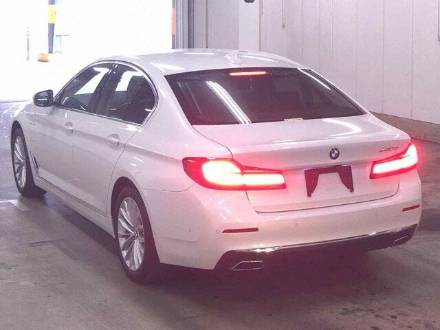 2021 BMW 5 Series 530E Rag ED Jo+ auction photo 2