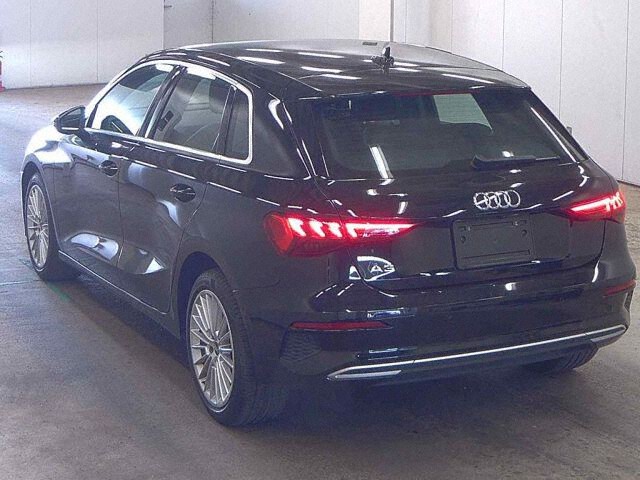 2021 Audi A3 SpoB30TFSI Ad auction photo 2