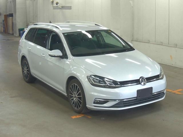 Japan Auction Vehicles 5 2018 Volkswagen VW ゴルフ Valiant TSI Comfortline auction photo