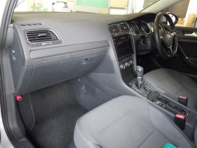 2018 Volkswagen VW ゴルフ Valiant TSI Comfortline auction photo 2