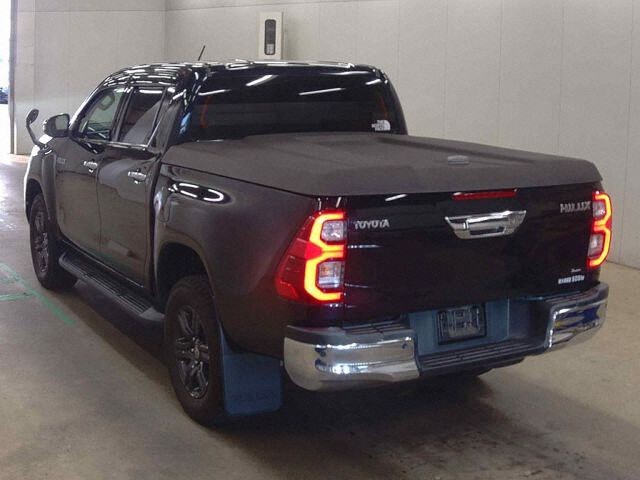 2021 Toyota Hilux Z 4WD auction photo 2