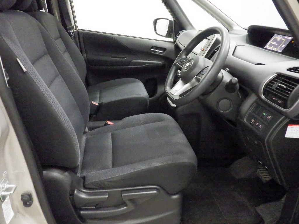 2017 Nissan Serena X V Selection auction photo 6