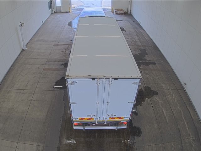 2013 Isuzu Forward Refrigerated PG auction photo 3