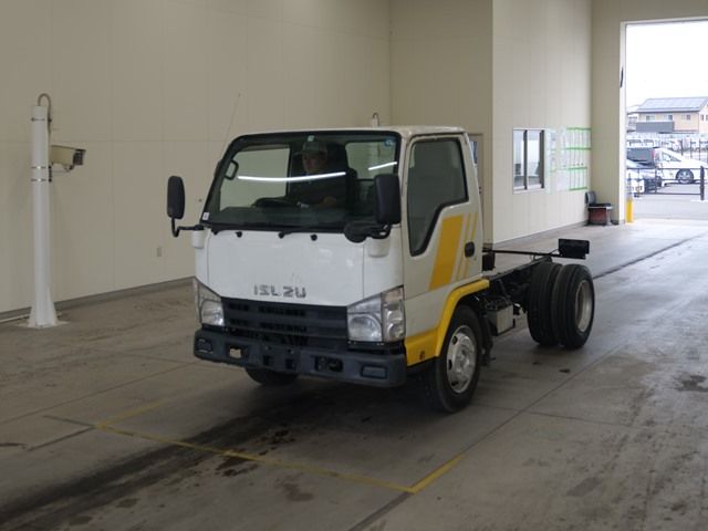 2008 Isuzu Elf chassis Japan auction vehicle