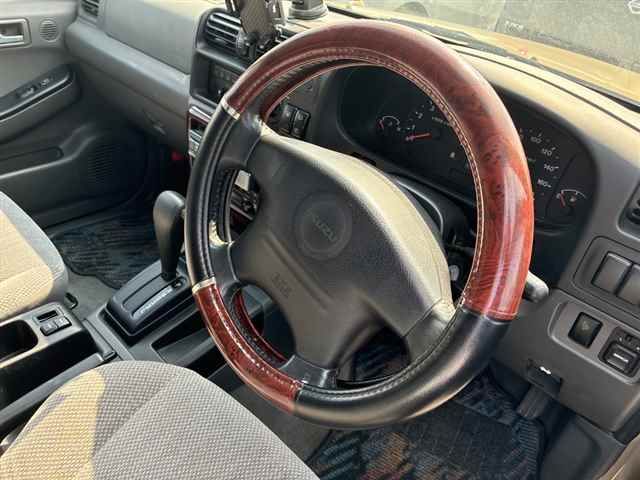 2000 Isuzu ウィザード auction photo 3