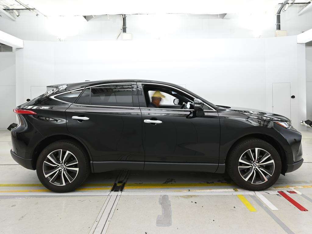 2023 Toyota Harrier G auction photo 3