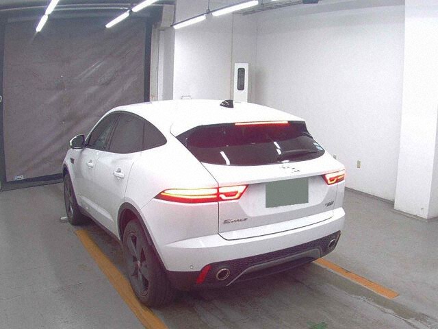 2020 Jaguar Eペイス R Dynamic S P200 4WD auction photo 2