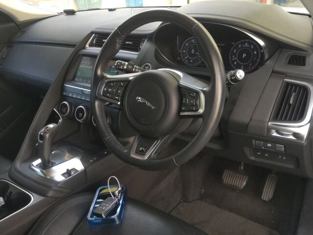 2020 Jaguar Eペイス R Dynamic S P200 4WD auction photo 3