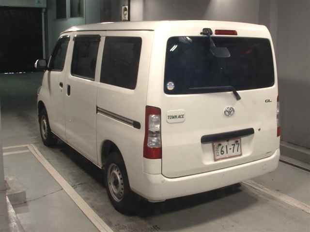 2022 Toyota TownAce Van GL auction photo 2