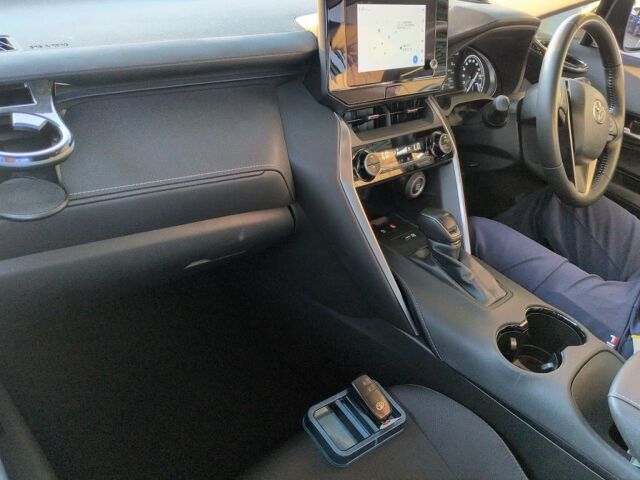 2023 Toyota Harrier S auction photo 3