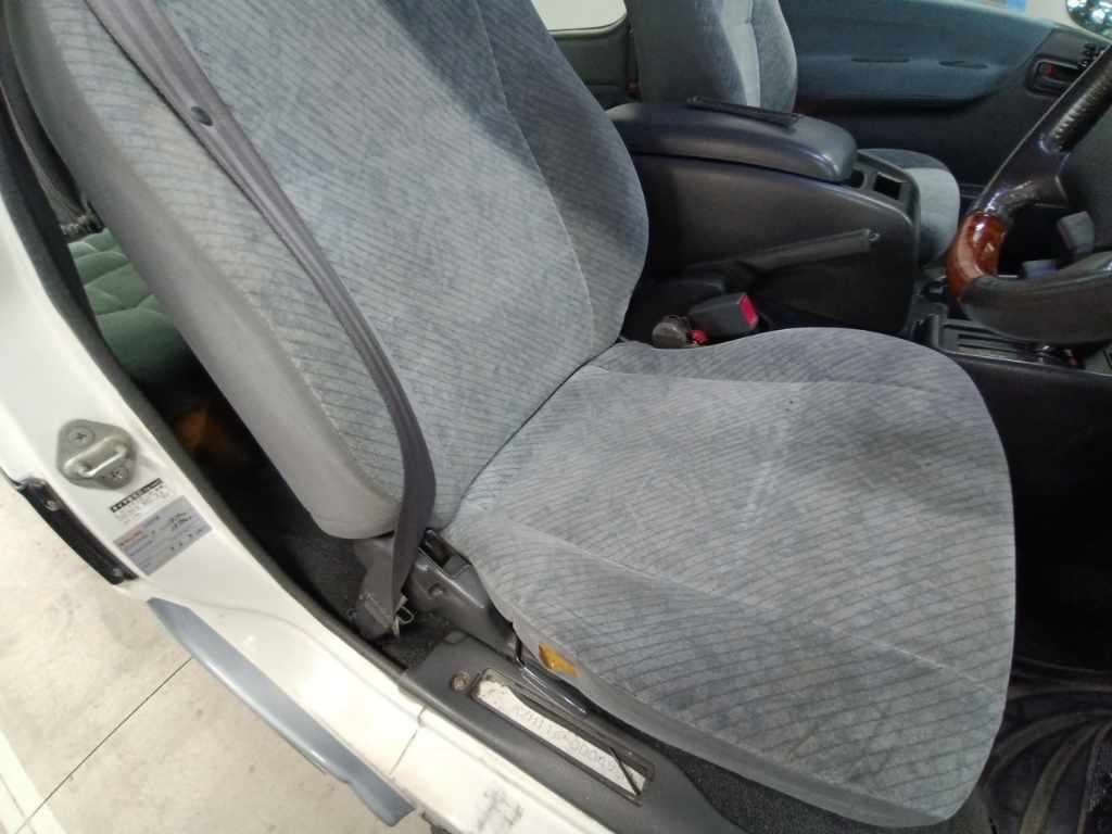 1998 Toyota Hiace 4WD auction photo 10