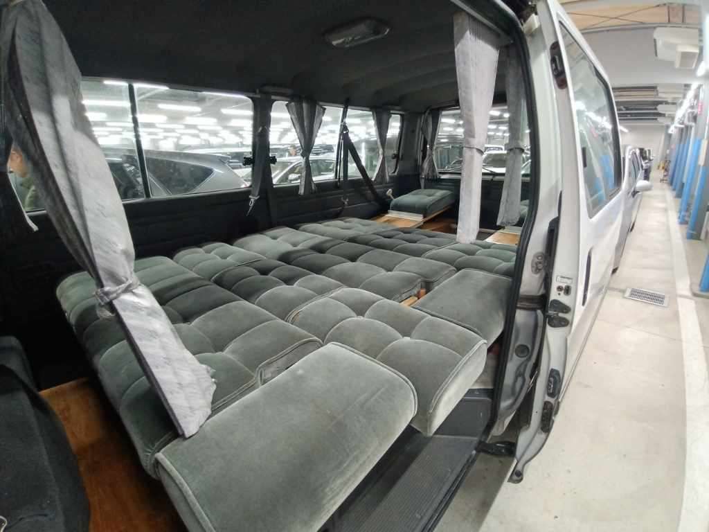 1998 Toyota Hiace 4WD auction photo 12