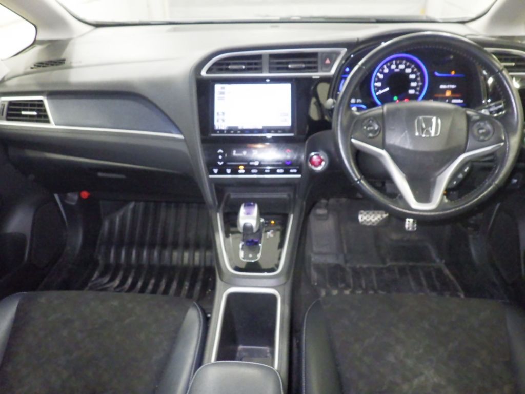 2016 Honda Shuttle ハイブリッドXスタイルエディション auction photo 3