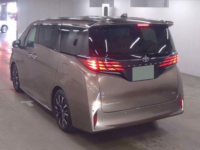2026 Toyota Alphard Executive Lounge auction photo 2
