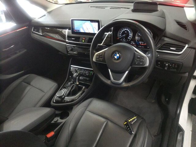 2018 BMW 2 Series 218DXDアクツアラグ 4WD auction photo 3