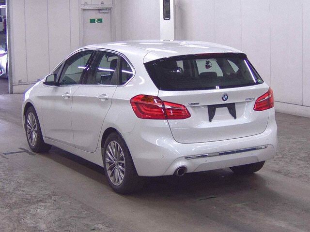 2018 BMW 2 Series 218DXDアクツアラグ 4WD auction photo 2
