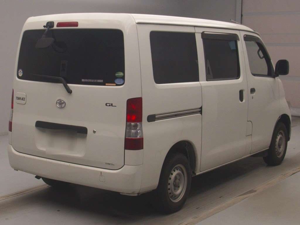 2020 Toyota TownAce Van auction photo 2