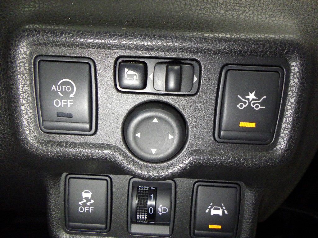 2015 Nissan ノート HB X auction photo 8