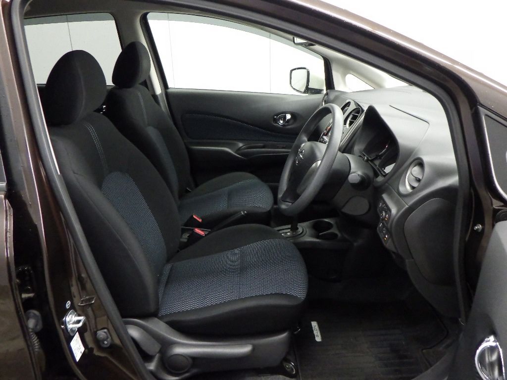 2015 Nissan ノート HB X auction photo 6