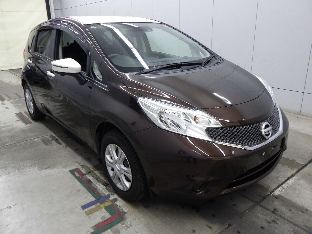 Japan Auction Vehicles 10 2015 Nissan ノート HB X auction photo