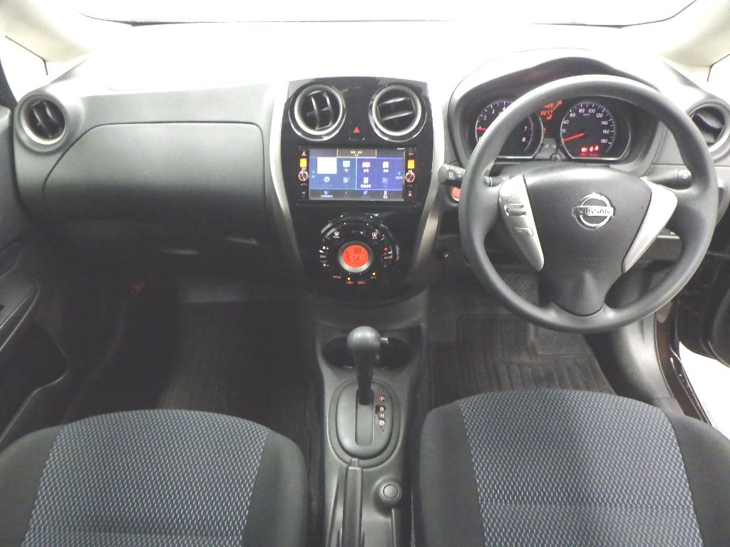 2015 Nissan ノート HB X auction photo 3