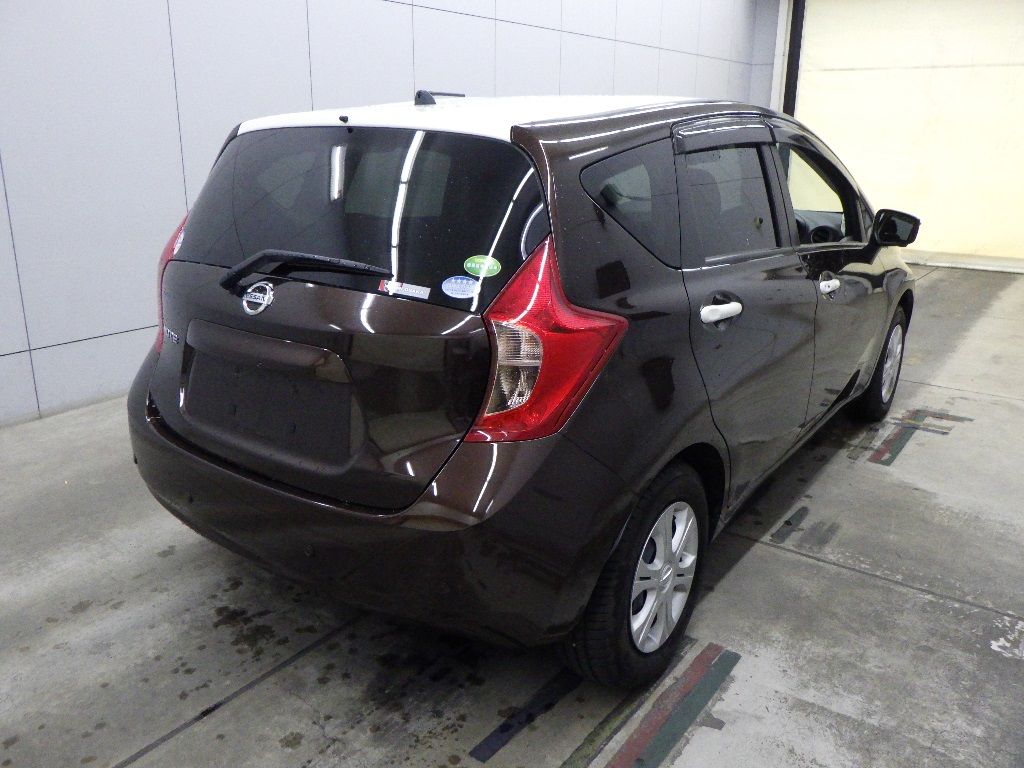 2015 Nissan ノート HB X auction photo 2