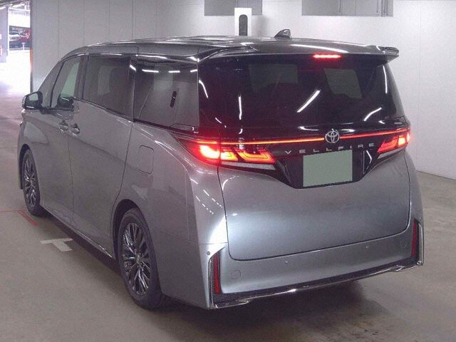 2025 Toyota Vellfire Z Premier auction photo 2