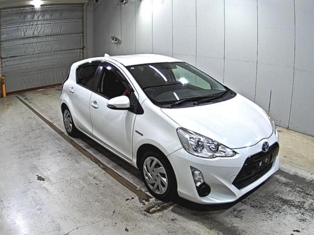 2015 Toyota Aqua S Japan auction vehicle