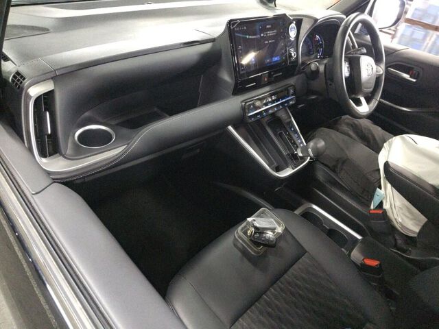 2023 Toyota Noah Hybrid S-Z auction photo 3
