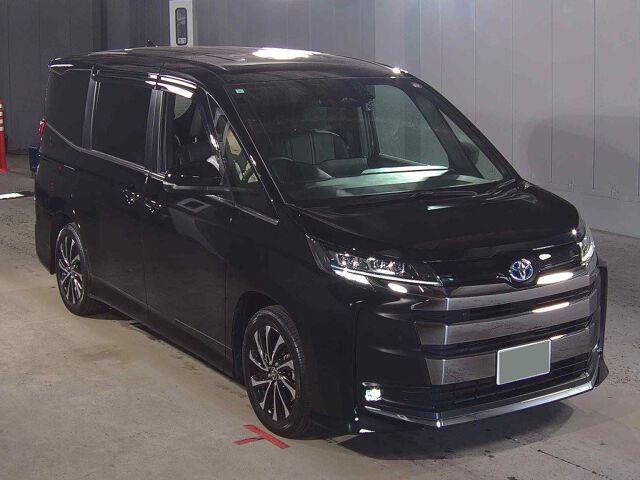 Japan Auction Vehicles 8 2023 Toyota Noah Hybrid S-Z auction photo