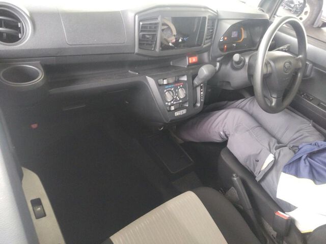 2023 Daihatsu Mira e:S L auction photo 3