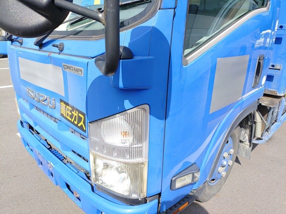 2012 Isuzu Elf auction photo 18