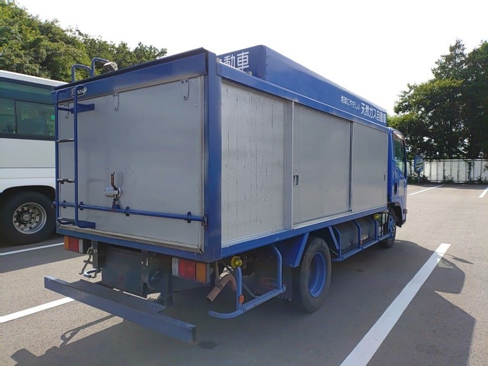 2012 Isuzu Elf auction photo 2