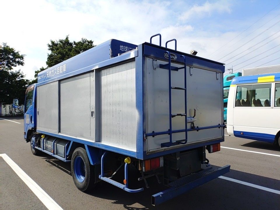 2012 Isuzu Elf auction photo 6