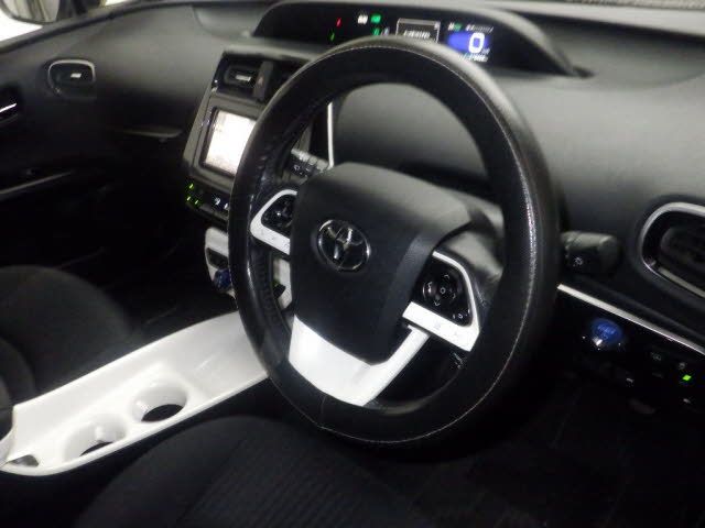 2016 Toyota Prius A auction photo 3