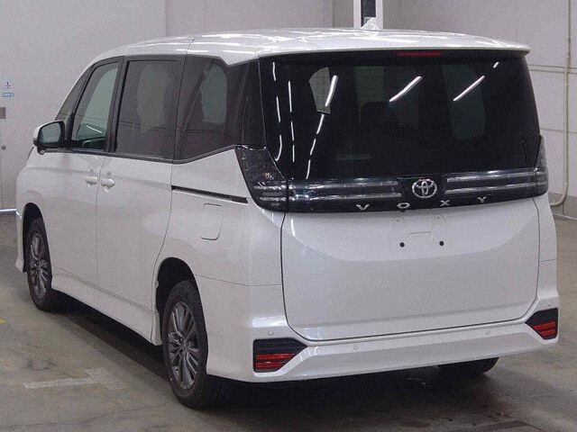 2022 Toyota Voxy S-G 4WD auction photo 2