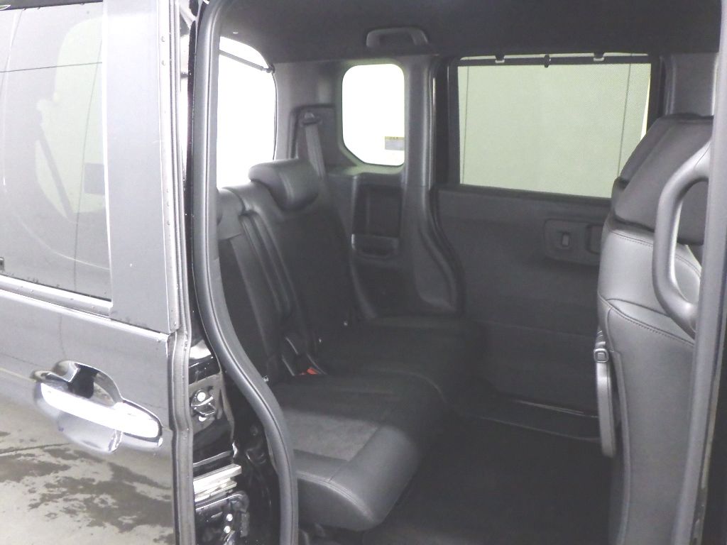 2023 Honda N-BOX Custom Turbo auction photo 7
