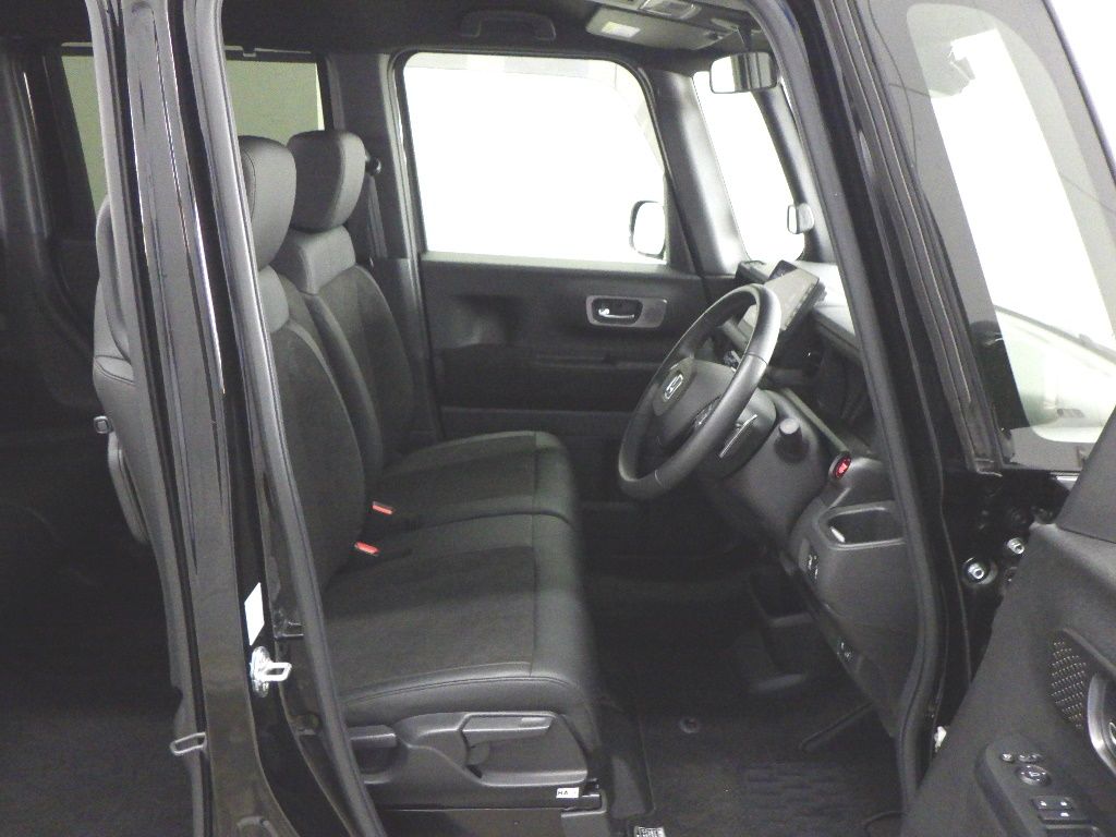 2023 Honda N-BOX Custom Turbo auction photo 6