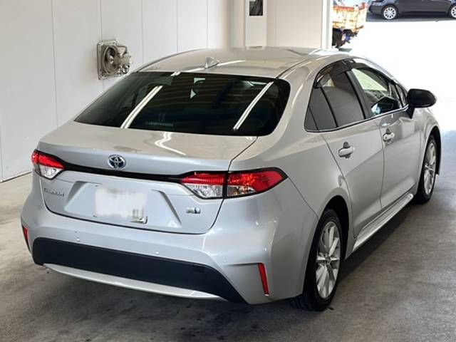 2022 Toyota Corolla ハイブリッド S auction photo 3