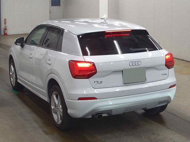 2018 Audi Q2 1.0 TFSI Spoass P auction photo 2