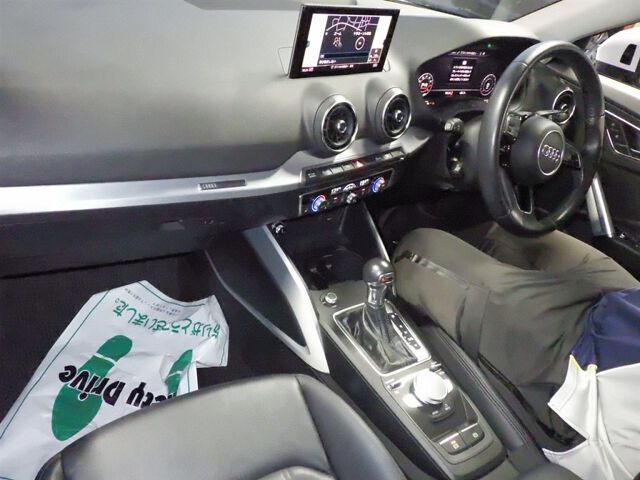 2018 Audi Q2 1.0 TFSI Spoass P auction photo 3