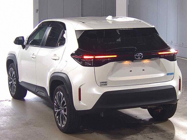 2022 Toyota Yaris Cross Z auction photo 2