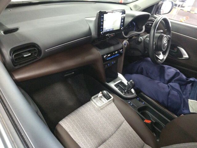 2022 Toyota Yaris Cross Z auction photo 3