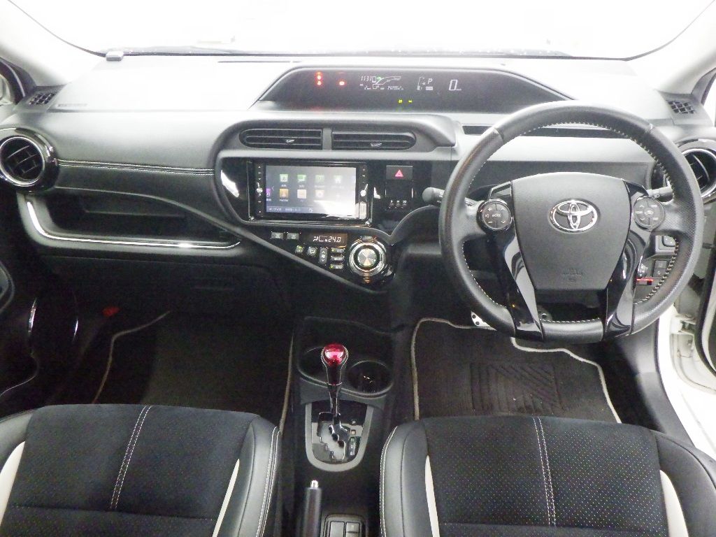 2015 Toyota Aqua G Gs auction photo 3