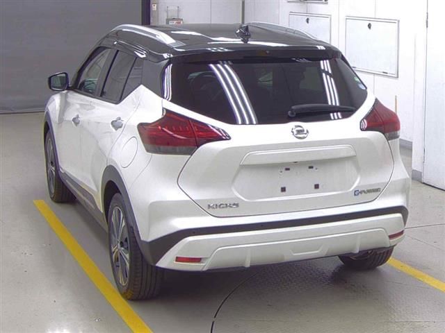 2021 Nissan Kicks X auction photo 2