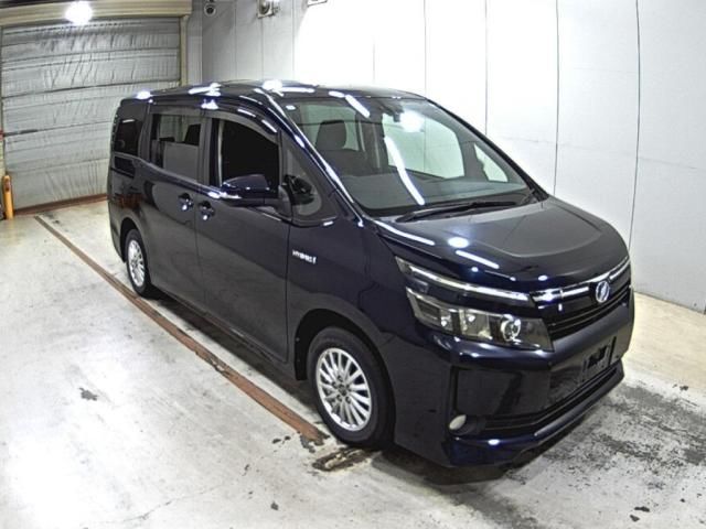 2015 Toyota Voxy Hybrid V 9-inch Navigation System Japan auction vehicle