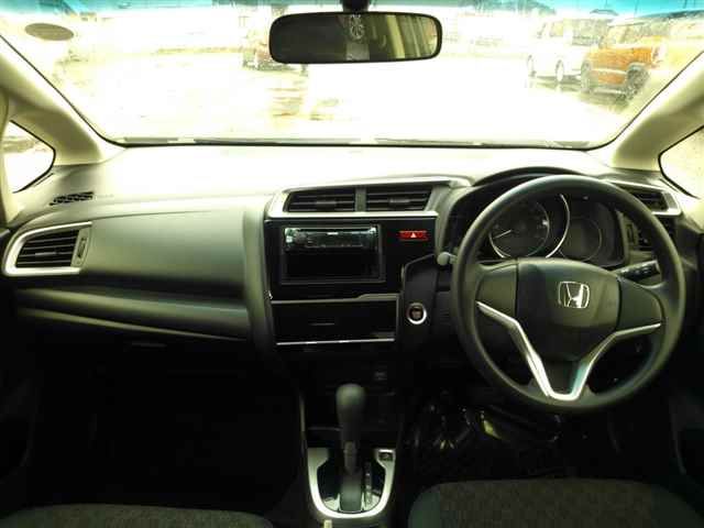 2016 Honda Fit 13G Fパッケージ auction photo 8