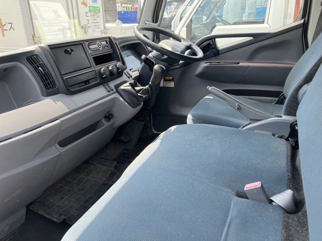 2015 Mitsubishi Fuso Canter Flat self-propelled crane auction photo 5